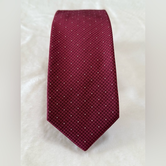 Hugo Boss Designer Dotted Silk Tie. Color: Merlot - Picture 2 of 6